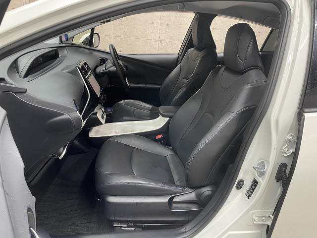 トヨタ プリウス5枚目