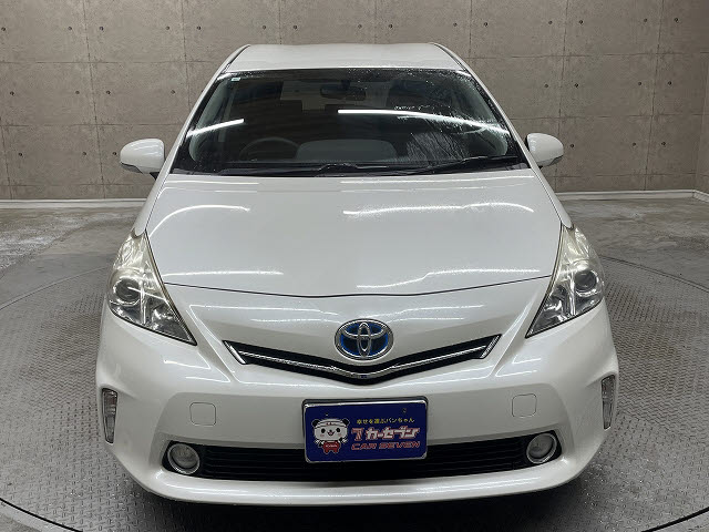 トヨタ プリウスアルファ9枚目