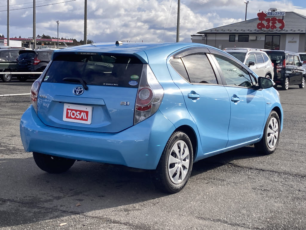 トヨタ アクア1枚目
