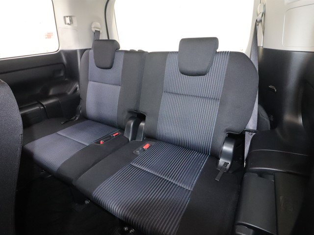 トヨタ ヴォクシー9枚目