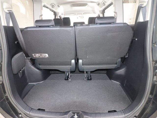 トヨタ ヴォクシー10枚目