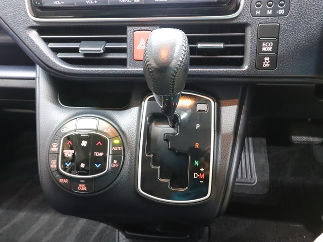 トヨタ ヴォクシー18枚目