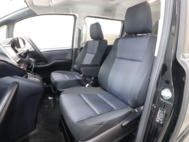 トヨタ ヴォクシー6枚目