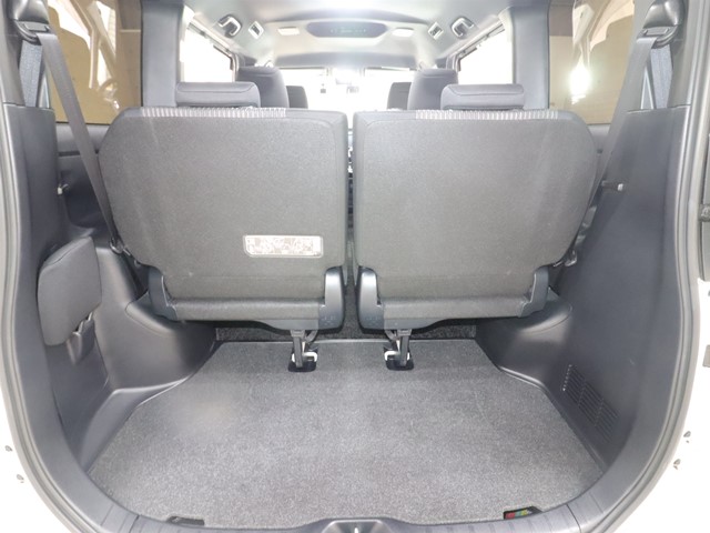 トヨタ ヴォクシー11枚目