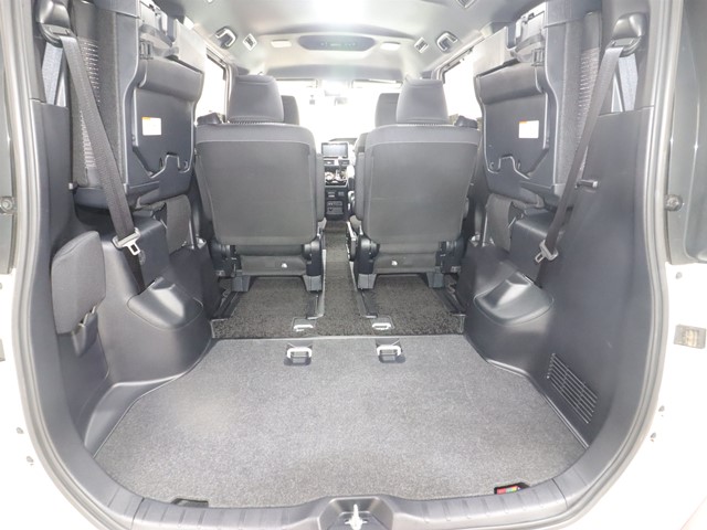 トヨタ ヴォクシー12枚目