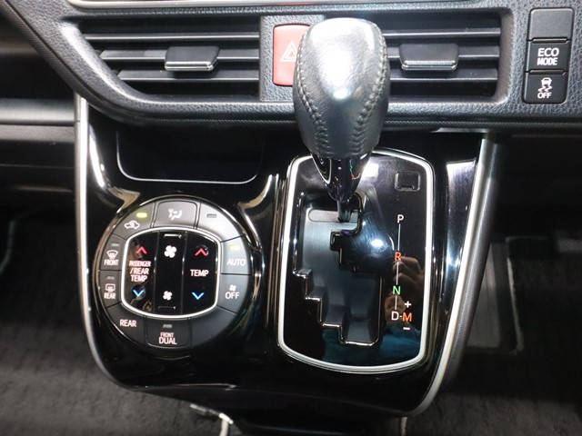 トヨタ ヴォクシー19枚目