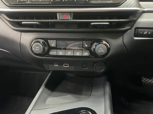 ニッサン ノート16枚目