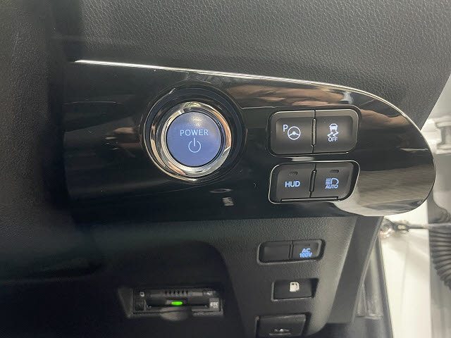 トヨタ プリウス18枚目