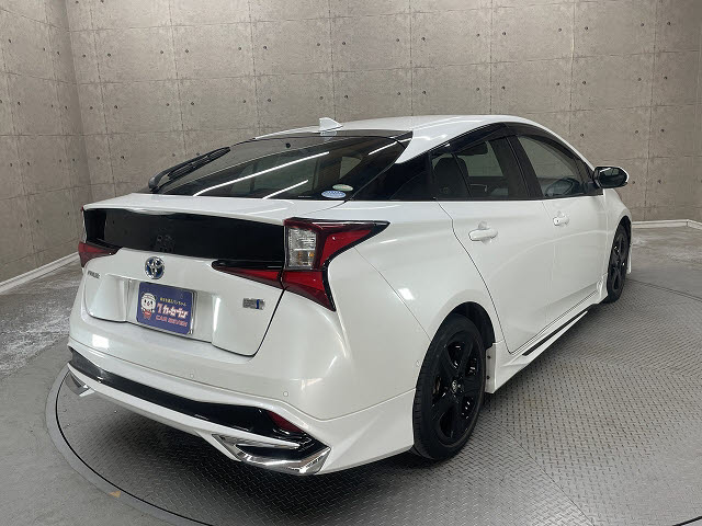 トヨタ プリウス1枚目