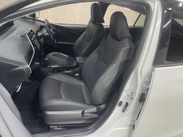 トヨタ プリウス5枚目