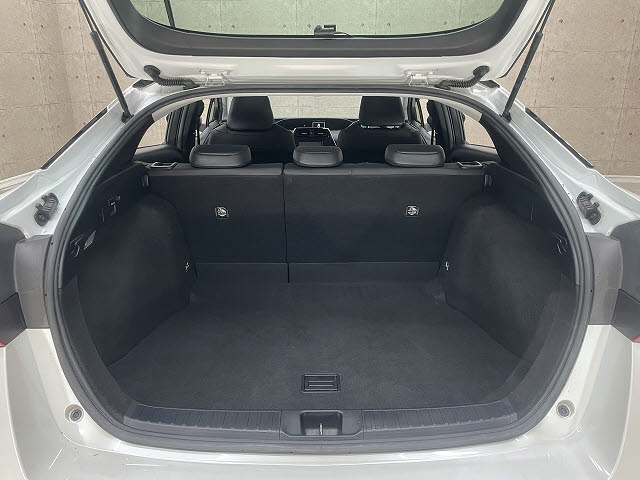 トヨタ プリウス7枚目