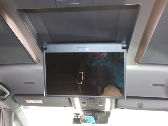 トヨタ アルファード ハイブリッド9枚目