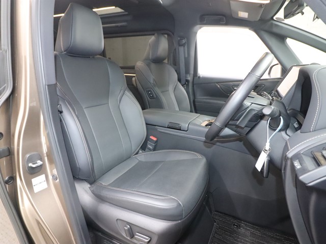 トヨタ アルファード ハイブリッド3枚目