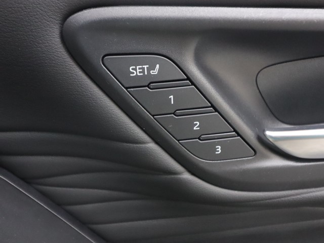 トヨタ アルファード ハイブリッド4枚目