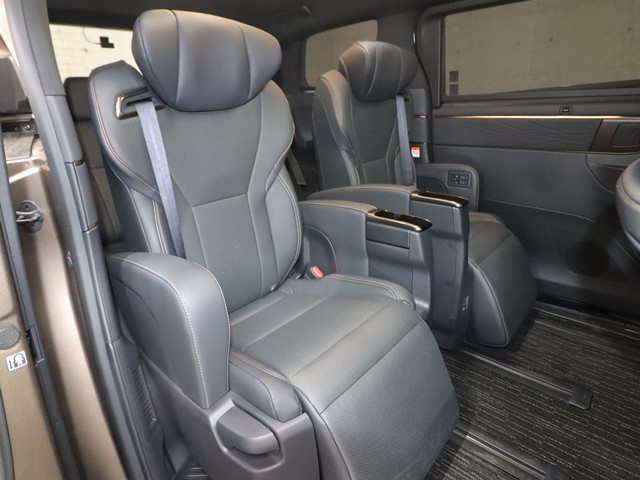 トヨタ アルファード ハイブリッド6枚目