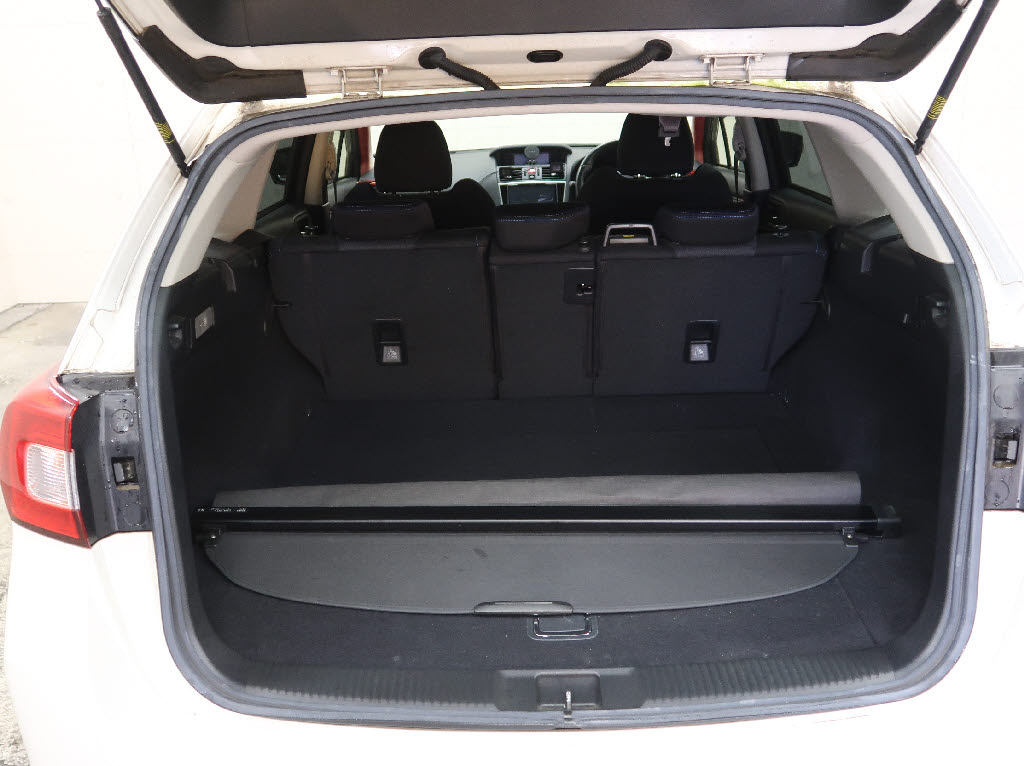 スバル レヴォーグ13枚目