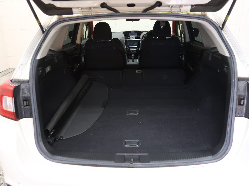 スバル レヴォーグ14枚目