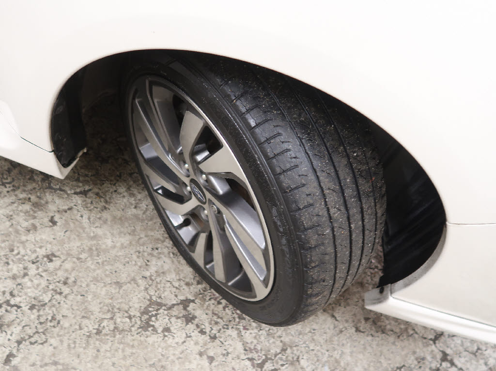 スバル レヴォーグ16枚目