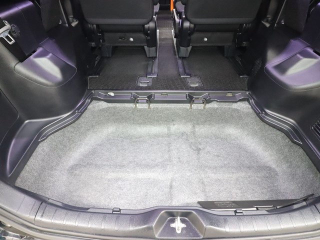 トヨタ ヴォクシー13枚目