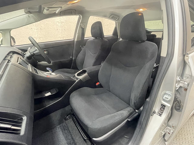 トヨタ プリウス5枚目