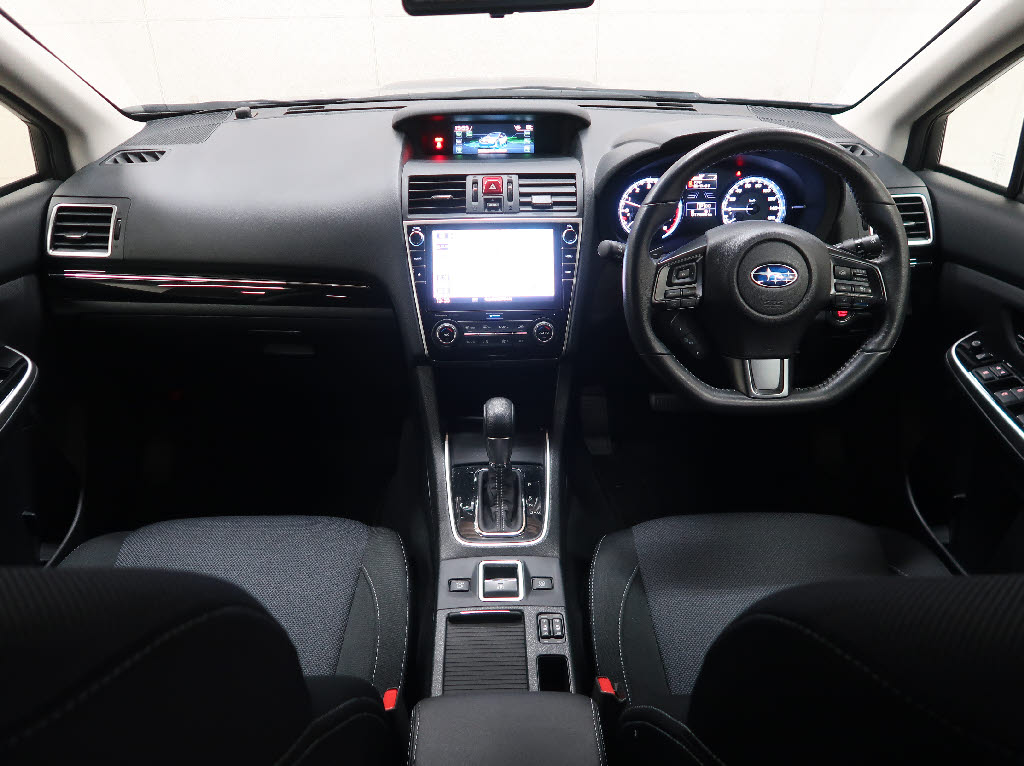 スバル レヴォーグ3枚目