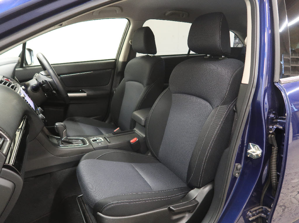 スバル レヴォーグ6枚目