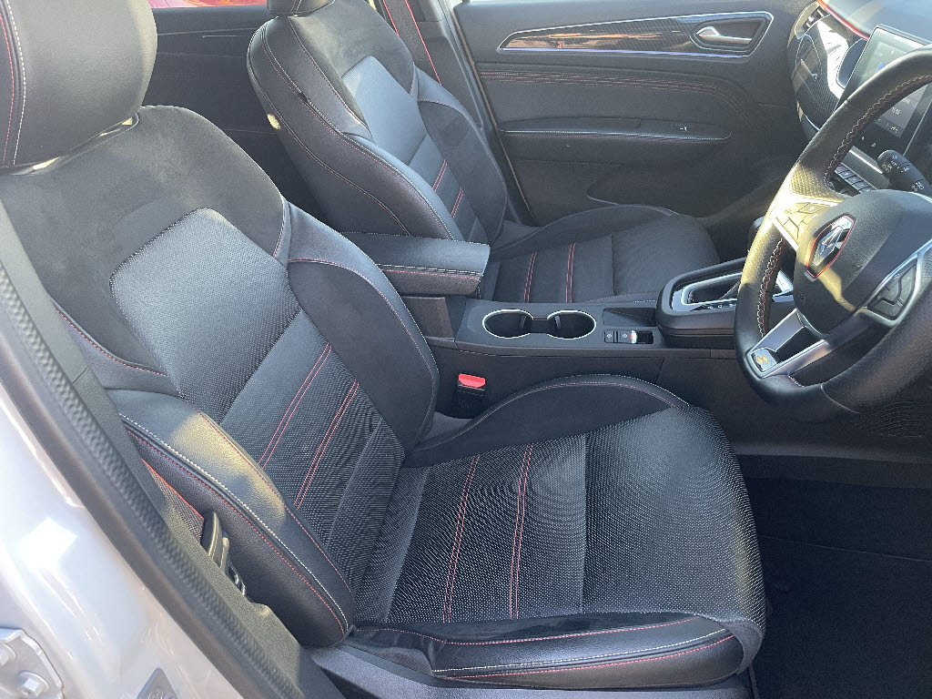 ルノー アルカナ3枚目