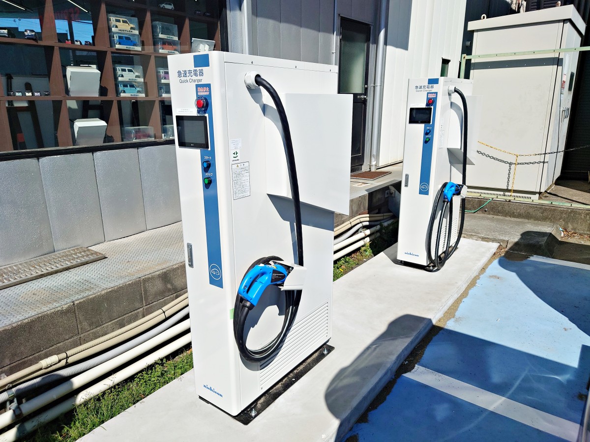 カーセブン三郷インター店（ハイブリッド車・マツダ車・商用車・バン専門店) 1枚目